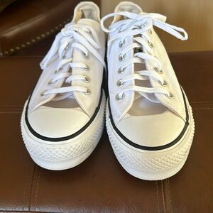 EUC Converse Shoes. Worn Twice. Not the right size. Size 8.5 Wide
